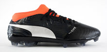 Load image into Gallery viewer, Puma One 18.2 FG Fußballschuhe Nocken Schwarz Coral Soccer Boots EU 44 - Weseli
