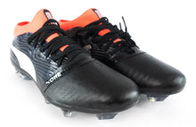 Load image into Gallery viewer, Puma One 18.2 FG Fußballschuhe Nocken Schwarz Coral Soccer Boots EU 44 - Weseli
