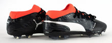 Load image into Gallery viewer, Puma One 18.2 FG Fußballschuhe Nocken Schwarz Coral Soccer Boots EU 44 - Weseli
