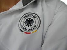 Laden Sie das Bild in den Galerie-Viewer, DFB Fußball Fanjacke Jacke Weiss Gr. XS/S - Weseli
